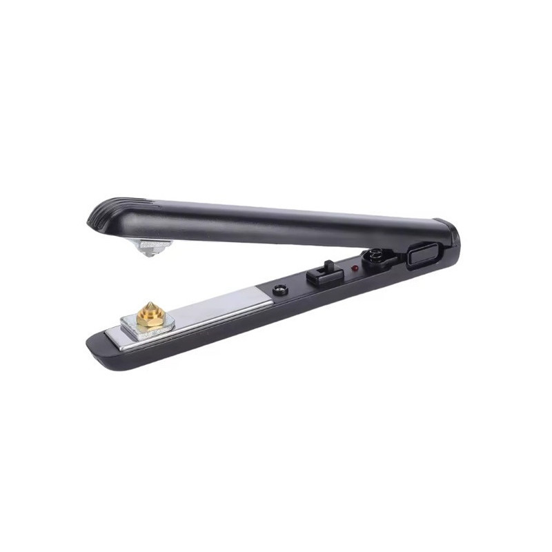 Nahrievacie kliešte na tvarovanie prechodiek(grometiek) v ráme bedmintonovej/tenisovej rakety